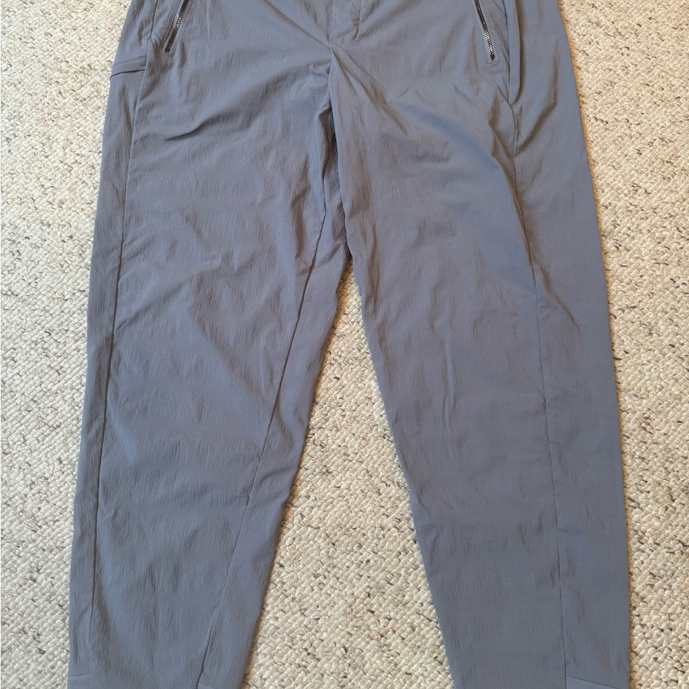 Athleta gray pants with zip pockets size 12 worn 1-2 times